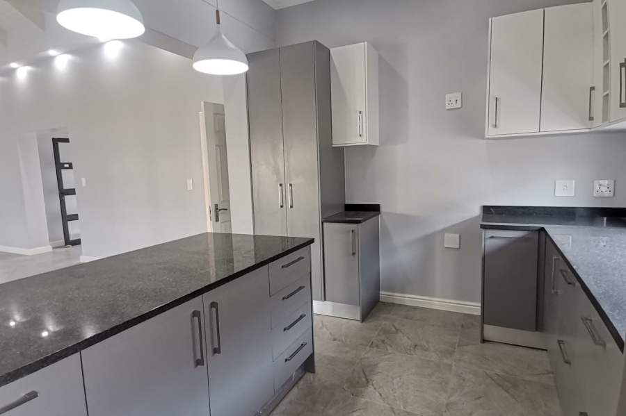 4 Bedroom Property for Sale in Paarl South Western Cape